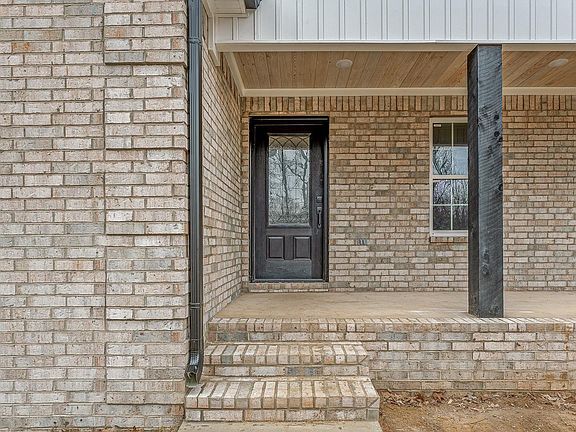 2nd image of 918B Mays Rd