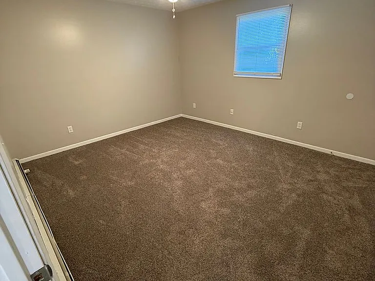 918 Pearson Cir #2 — Photo 10