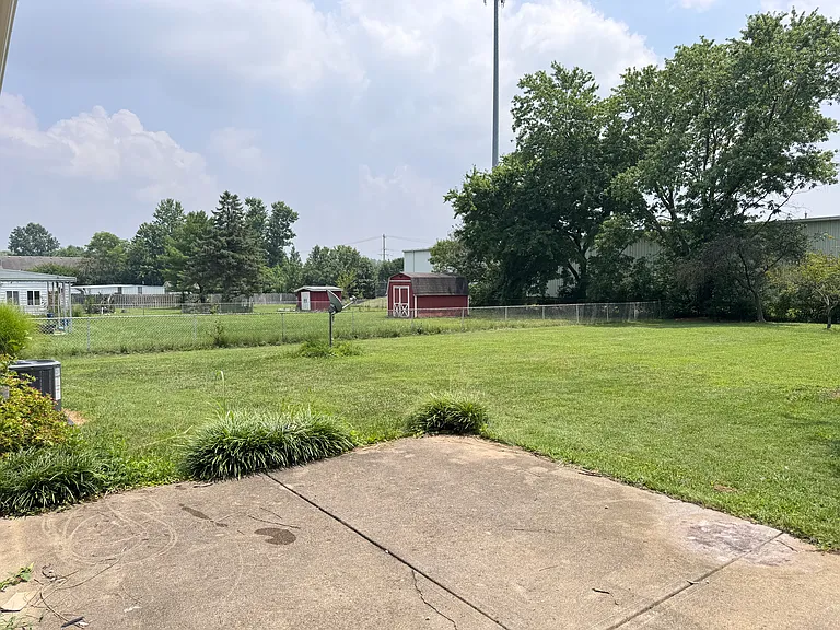 7361 Fields Ertel Rd — Photo 32