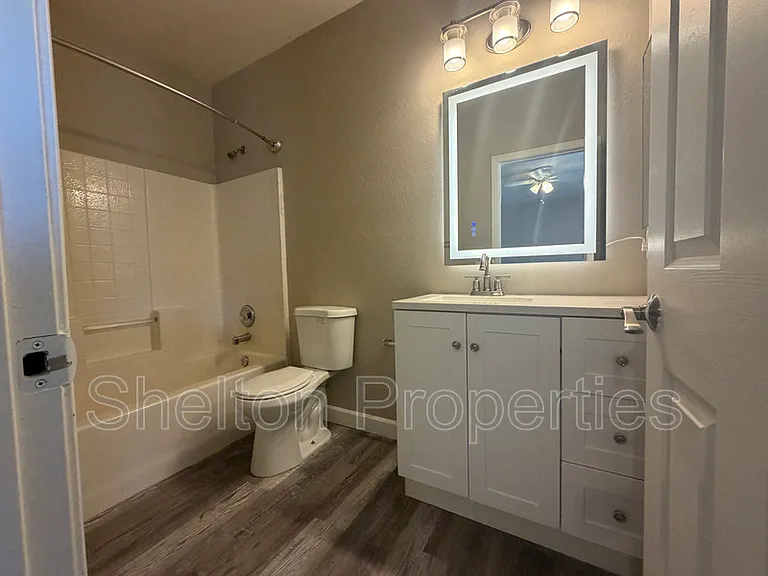 15818 N 25th St #110 — Photo 16