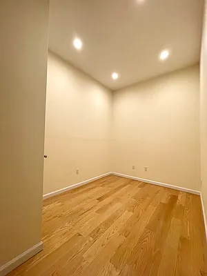 Rented by Astoria Realty | media 5