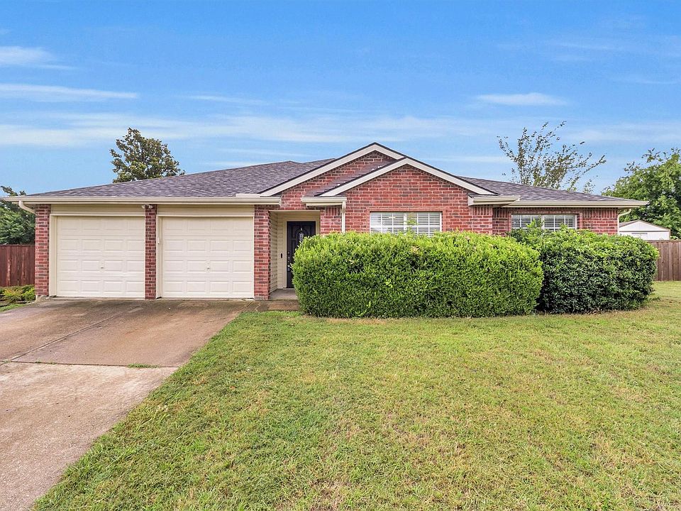 1st image of 732 Bluebonnet Dr