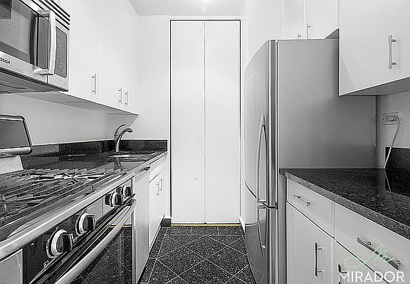 3rd image of 145 W 67th St APT 25A