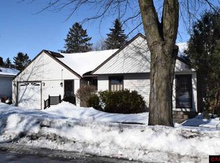 102 W 1st St, Delavan, MN 56023