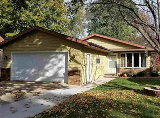 230 Taylor St, Little Chute, WI 54140