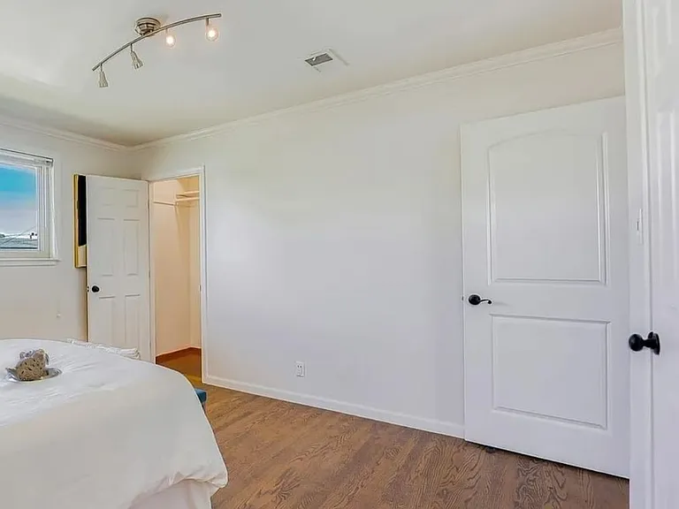 407 Craven Ct — Photo 12