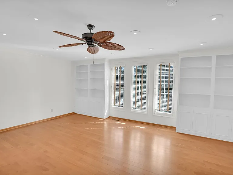 408 Wilby Dr — Photo 39