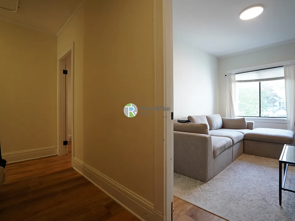 230 Walnut St #24