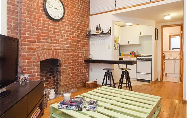 Rented by JK Dansar Corp | media 35