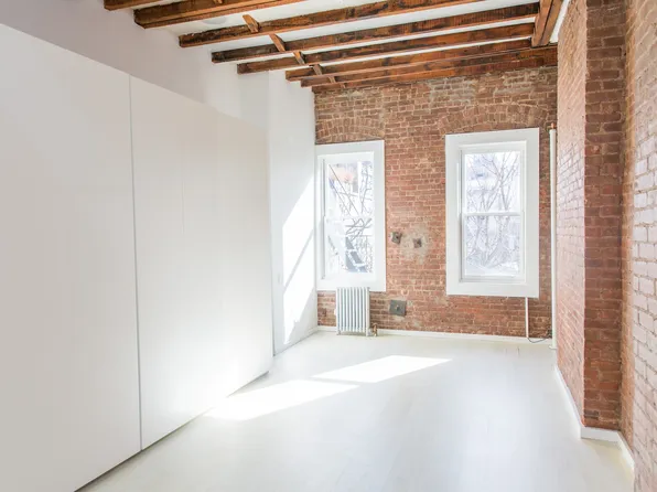 138 West 10th Street image 7 of 11