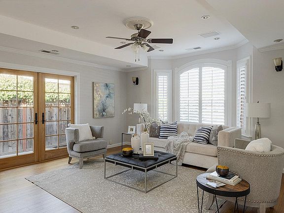 2nd image of 364 Jardin Dr