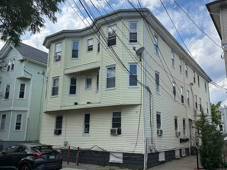 87 Penn St #2R — Photo 1