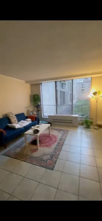 1 bed, 1.0 bath, 870 sqft, $3,200 — Photo 2