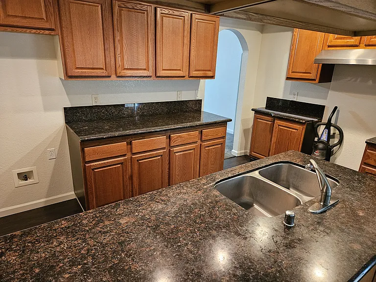 3616 Mahogany St — Photo 4