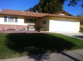 858 San Simeon Dr, Salinas, CA 93901