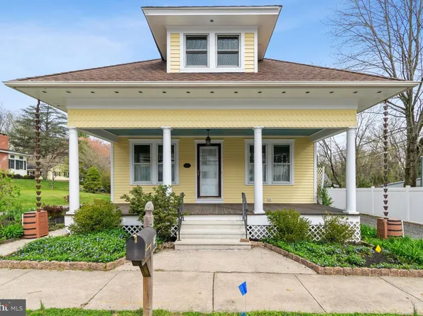 74 S Main St, Allentown, NJ 08501