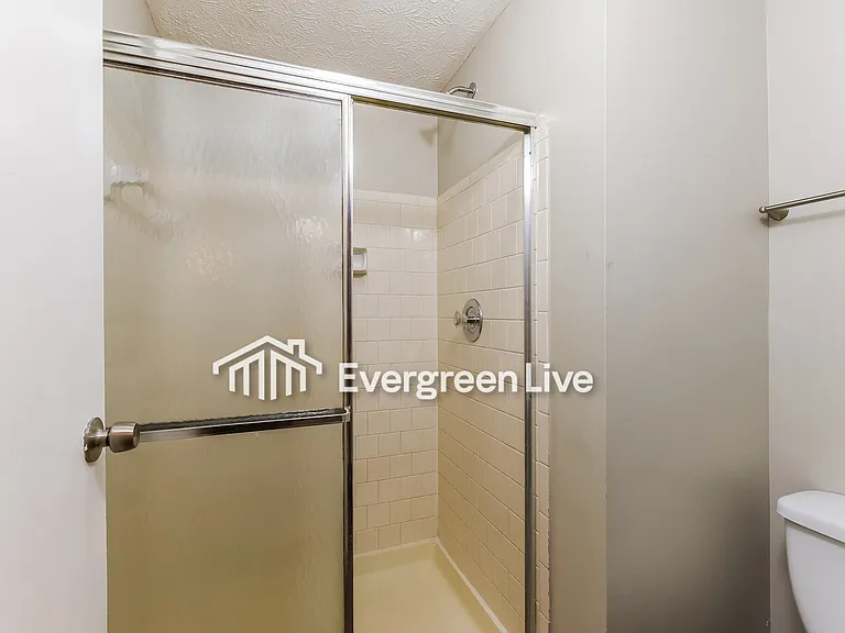 4806 White Oak Trl — Photo 5