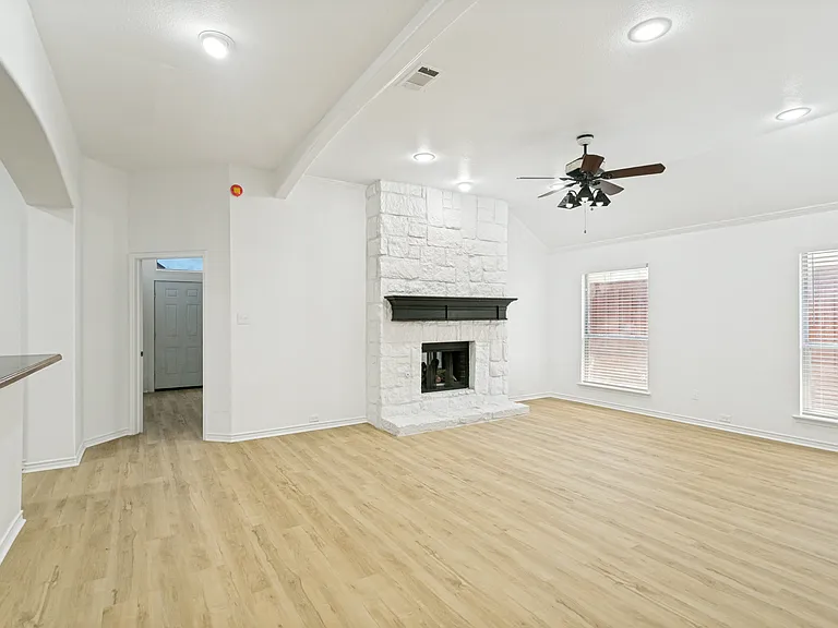 1745 Woodstream Ln — Photo 12