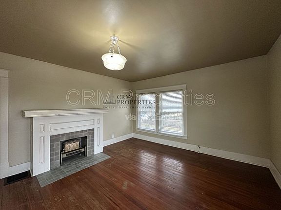 3rd image of 225 Kingston Rd #3