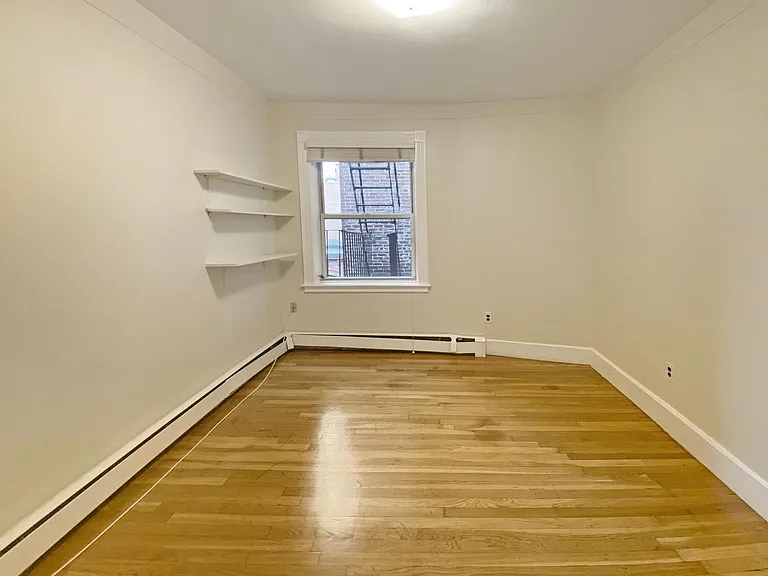 27 Phillips St #5 — Photo 7