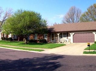 2109 Alameda Dr, Pekin, IL