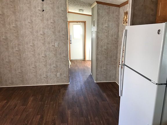 4th image of 212 Garner Dr