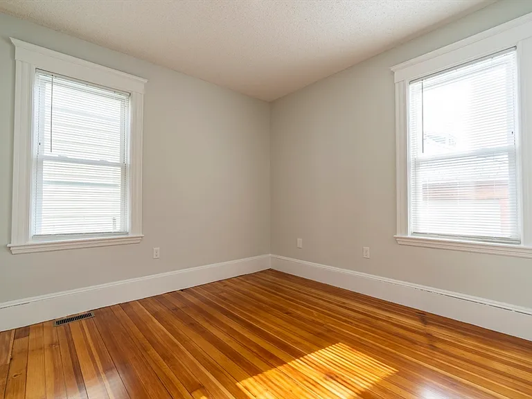 22 Dearborn St #2 — Photo 12
