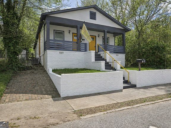 2nd image of 862 Mitchell St SW