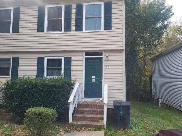 28 Fox Hill Dr #28, Kilmarnock, VA 22482