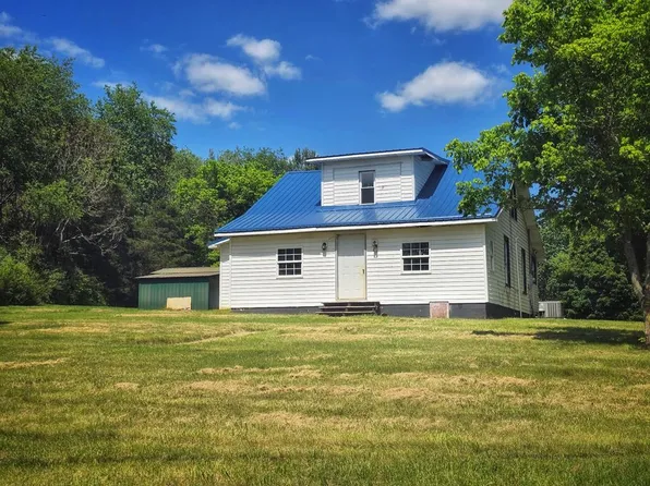 906 Sanders Mines Rd, Max Meadows, VA 24360