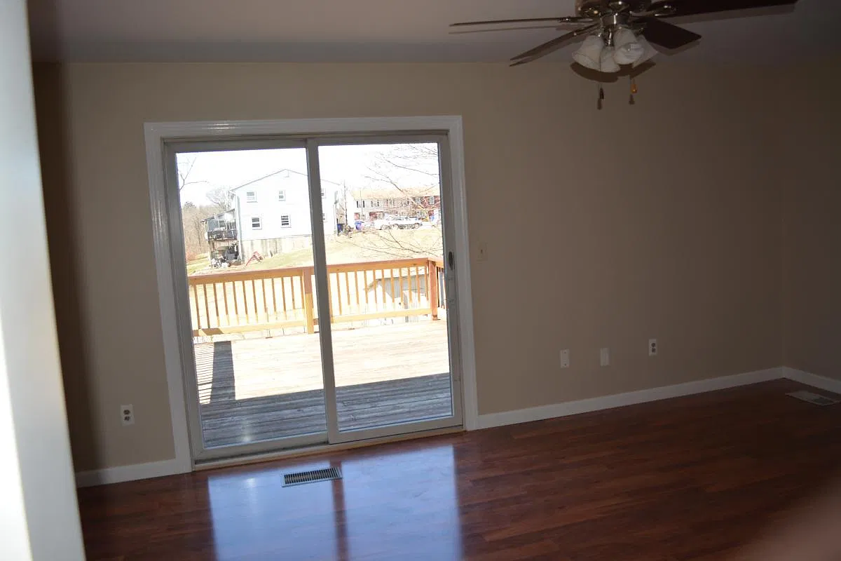 3 bed, 2.5 bath, 1242 sqft, $1,550 — Photo 4