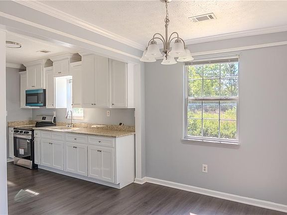 5th image of 53 Washington Dr
