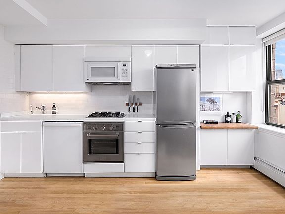2nd image of 133 Essex St APT 802