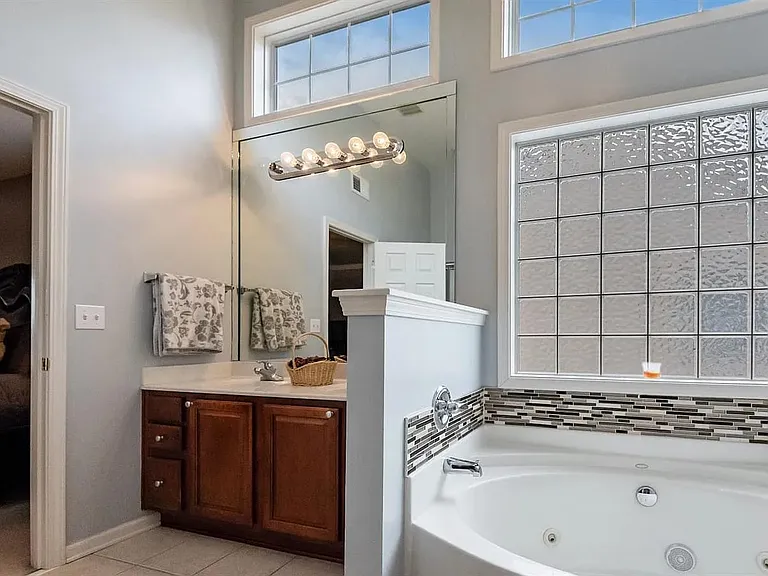 4332 Rivard Ln — Photo 14