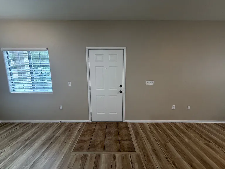 9303 Gilcrease Ave #1250 — Photo 2