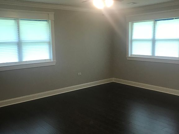 4th image of 725 Broadmoor Ave