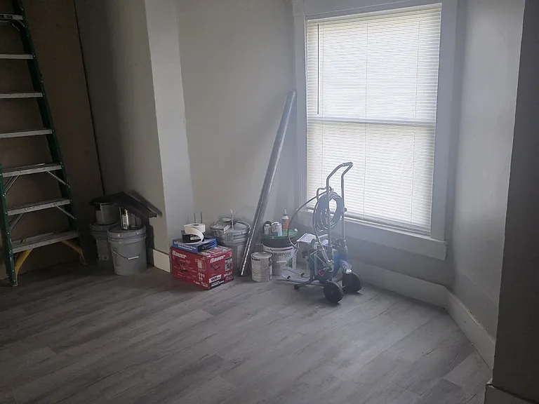 811 Elk St — Photo 4