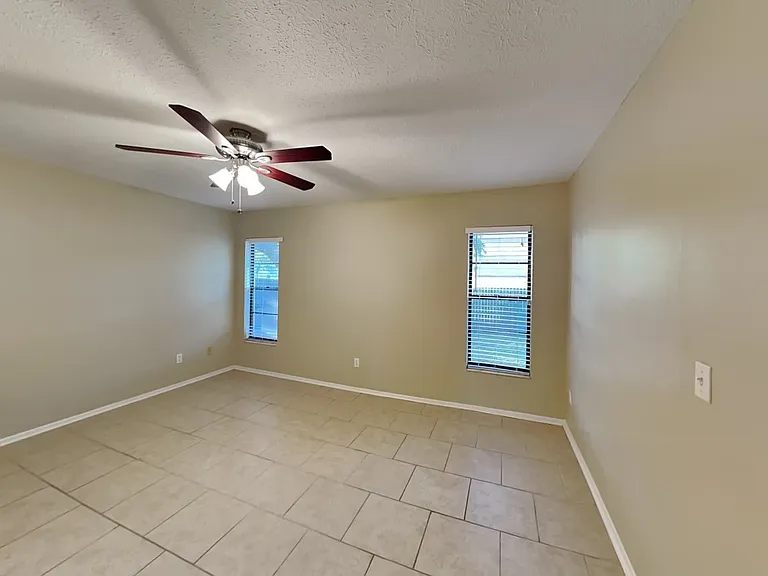 2330 Windsor Oaks Ave — Photo 6