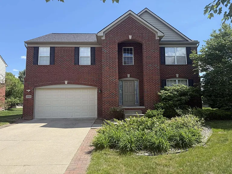 24668 Thatcher Dr — Photo 1