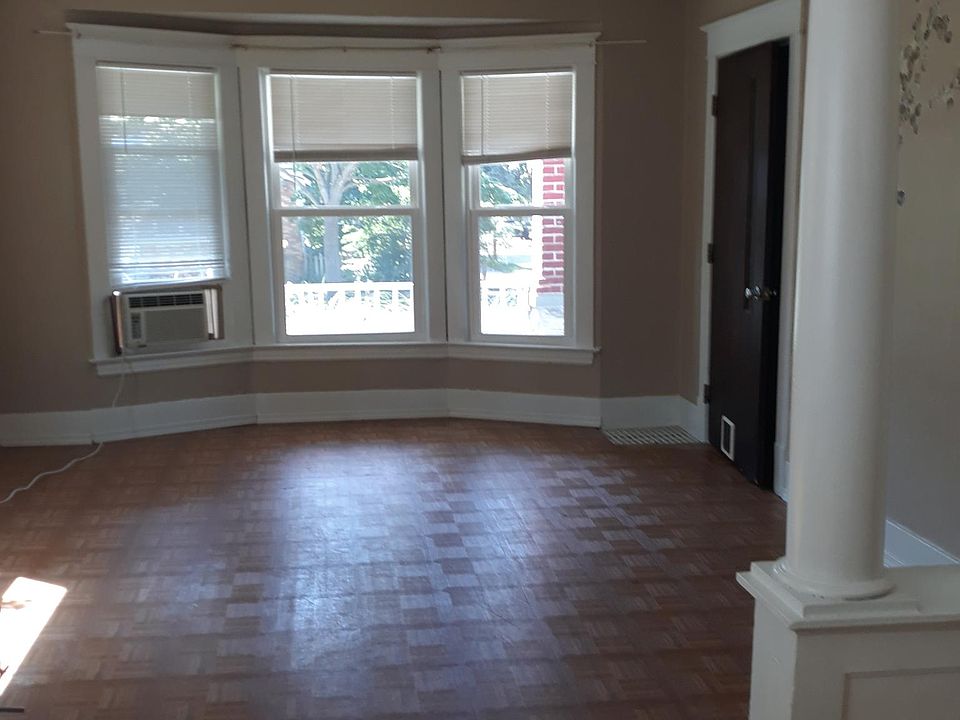 1st image of 232 Lane Ave SW #1