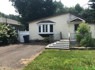 163 Oak Ln, Hightstown, NJ 08520
