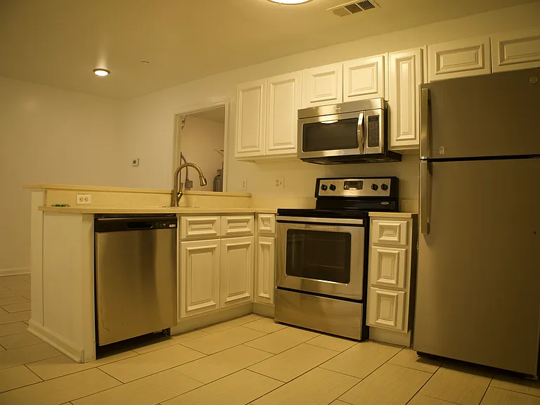 College Center Apartments — Photo 25