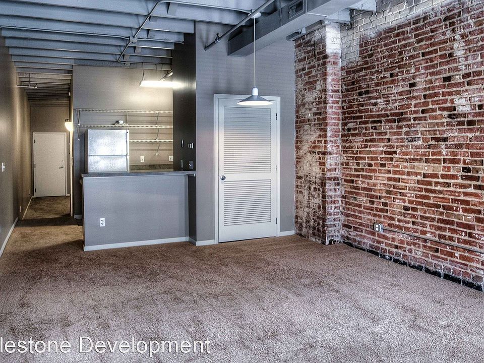 2nd image of 1115 Harney St #7413429