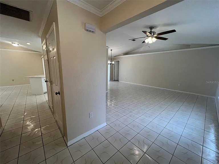 1516 Abel St — Photo 3