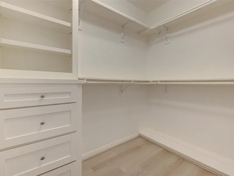 714 Last Arrow Dr — Photo 33