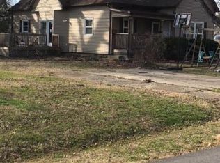 1004 N Washington St, Marion, IL 62959