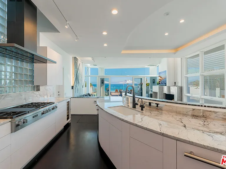23754 Malibu Rd — Photo 8