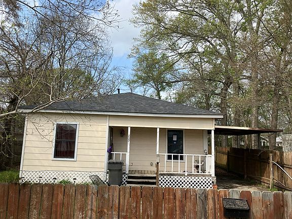 3rd image of 209 Hoskins Ave