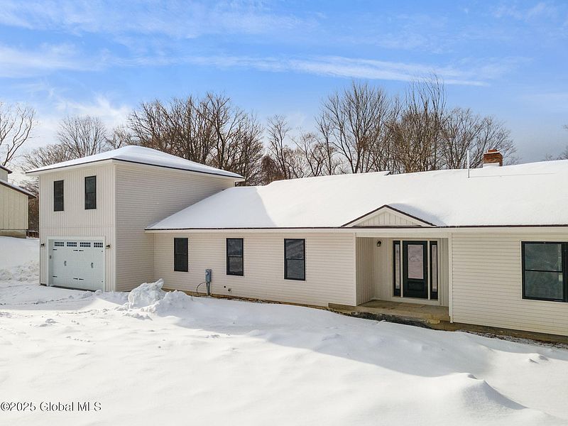 3rd image of 558 Quackenbush Road