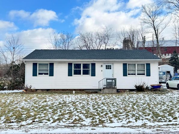 3 Englewood Dr, Tunkhannock, PA 18657